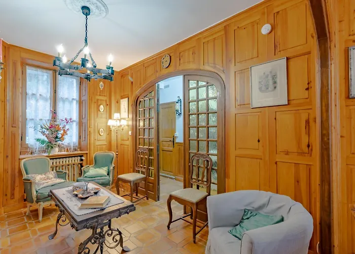 Maison Dans Le Centre Historique Terrasson